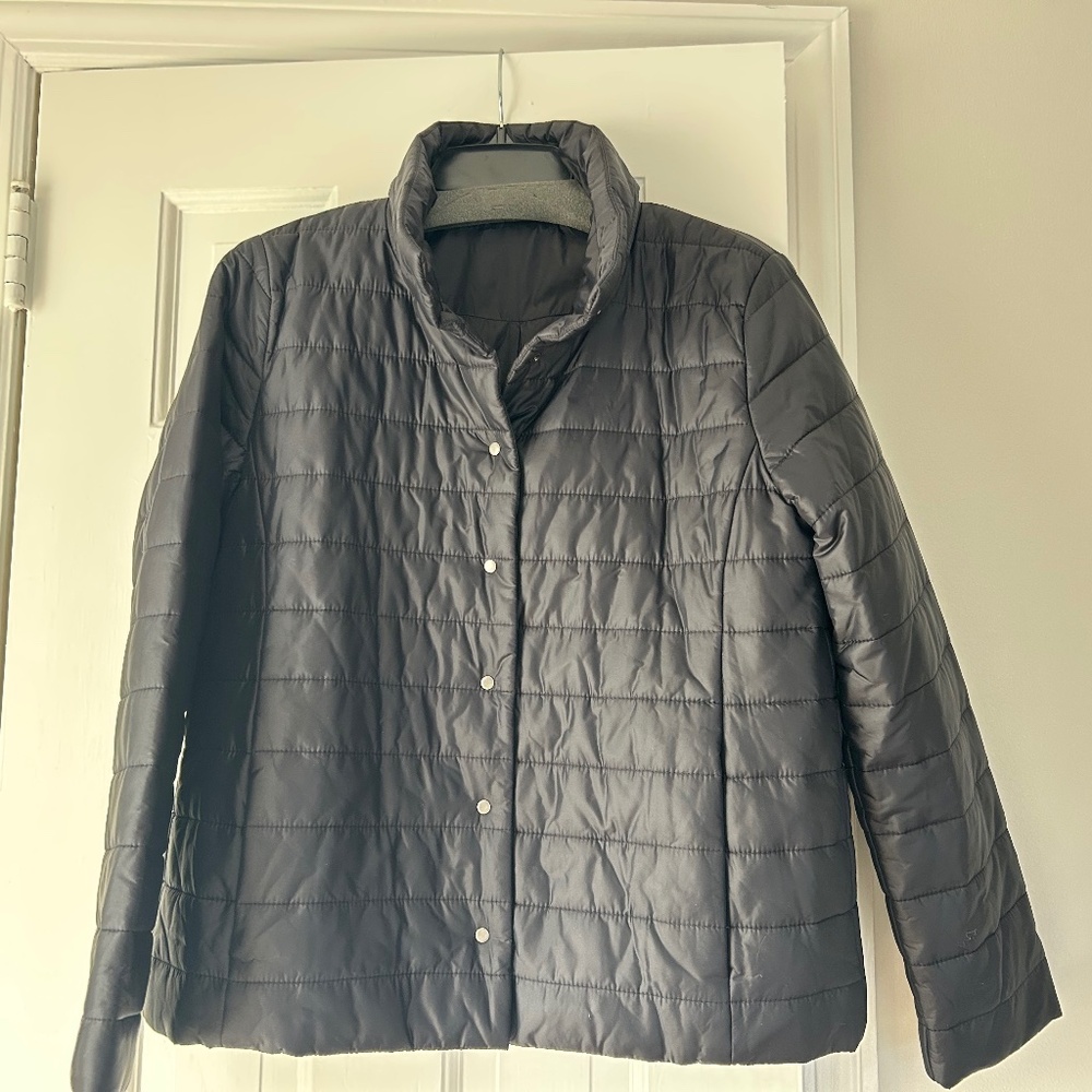 Eileen Fisher lightweight puffer jacket Black size small